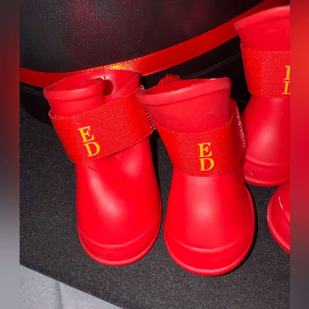 💥SALE Ellen Defenders Dog Boots Red Size Small + FREE Extra Pair - Picture 2 of 7